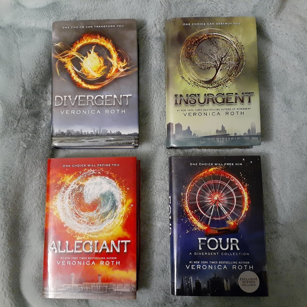 Divergent series by Veronica Roth